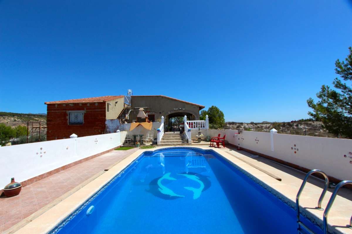 Discover the epitome of countryside living in this stunning detached house in Albudeite, Spain