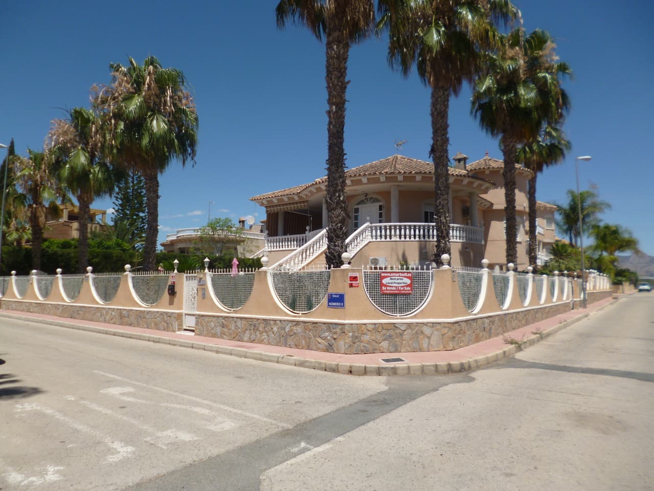 We are pleased to offer this Luxury Villa in Benferri, Orihuela, Alicante