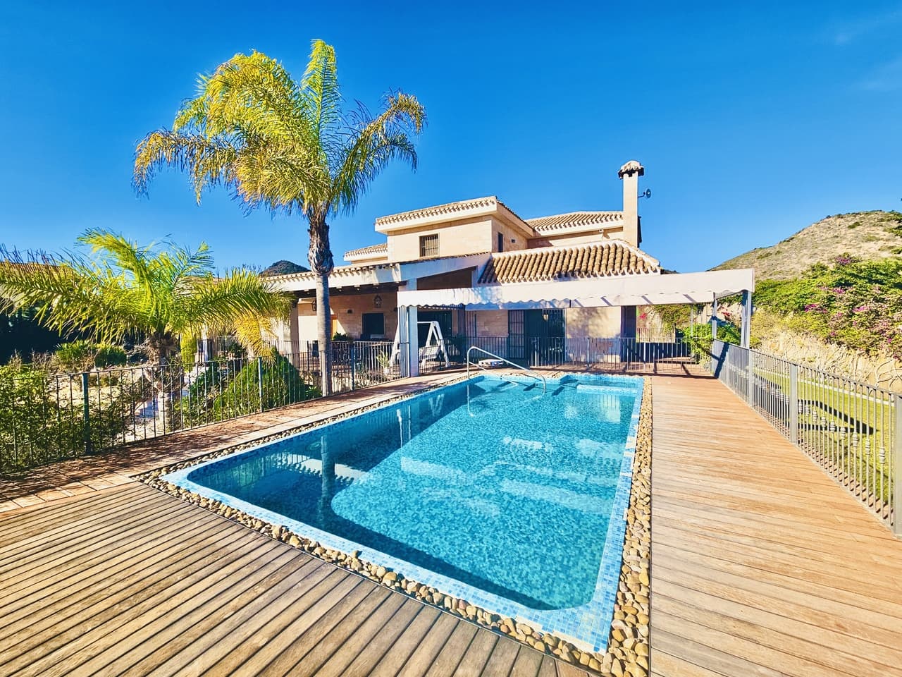 Welcome to Villa Laguna a spectacular 4 bedroom detached exclusive villa, located on the outskirts o