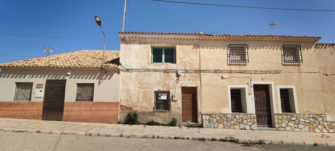 Opportunity Knocks: Renovation Project in the Charming Village of Raspay – Just 10 Minutes from Pino