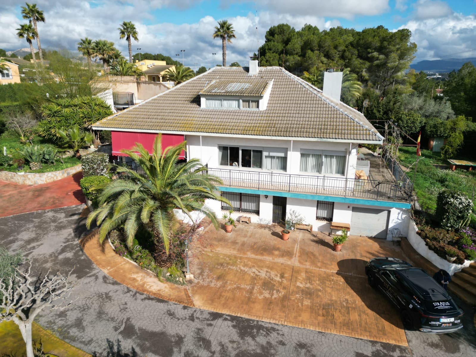 Spacious Villa with Pool and Garden on the Edge of EldaThis attractive villa is located on the outsk