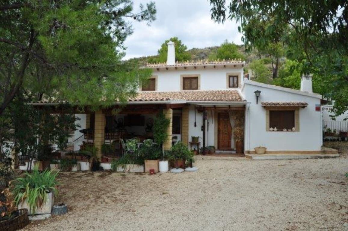 Bedrooms: 5, Bathrooms: 3, Finca in Torremanzanas, Alicante, Spain