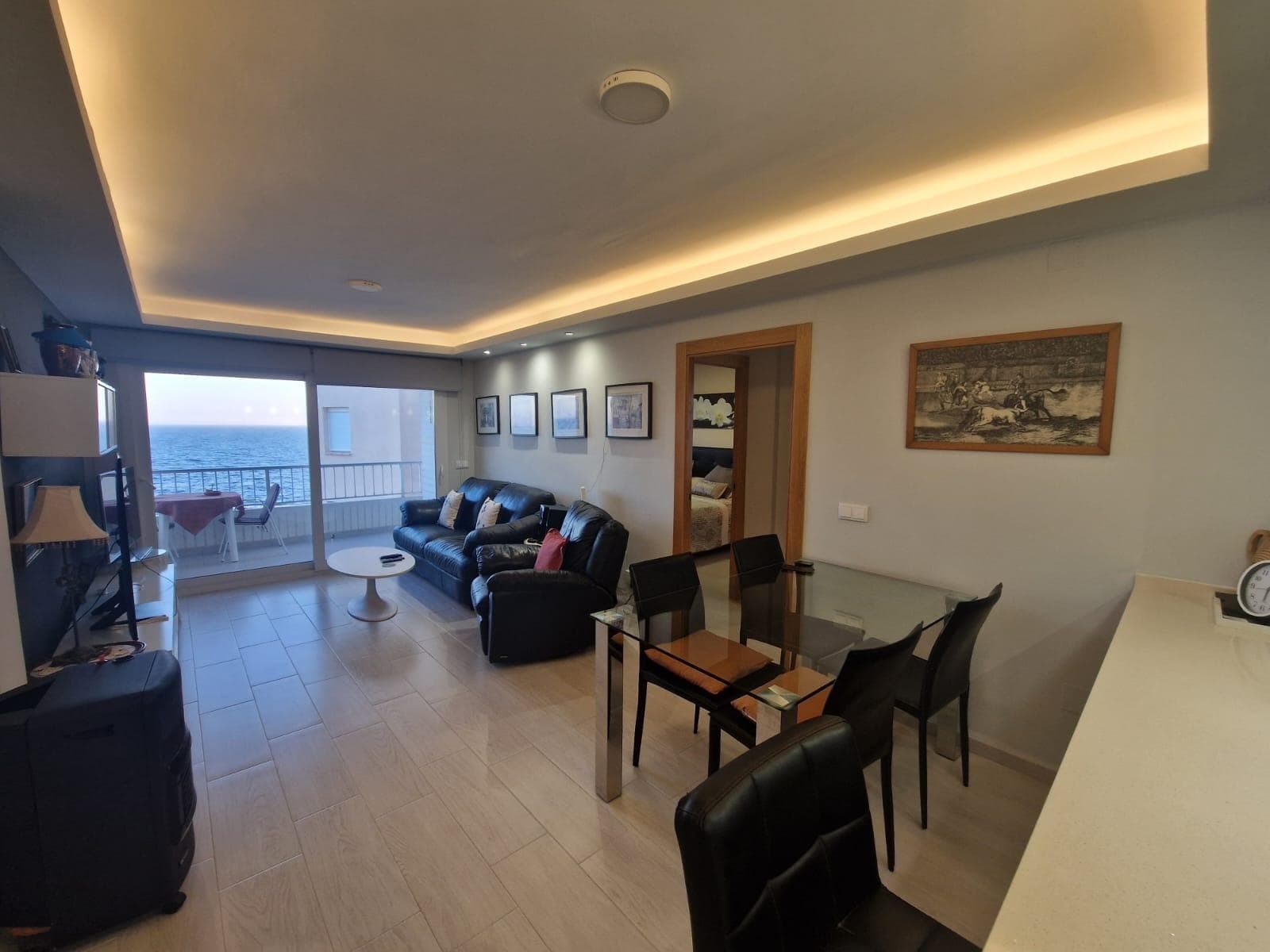 We are happy to present this beautiful apartment located in the well-known Playa del Cura, in Torrev