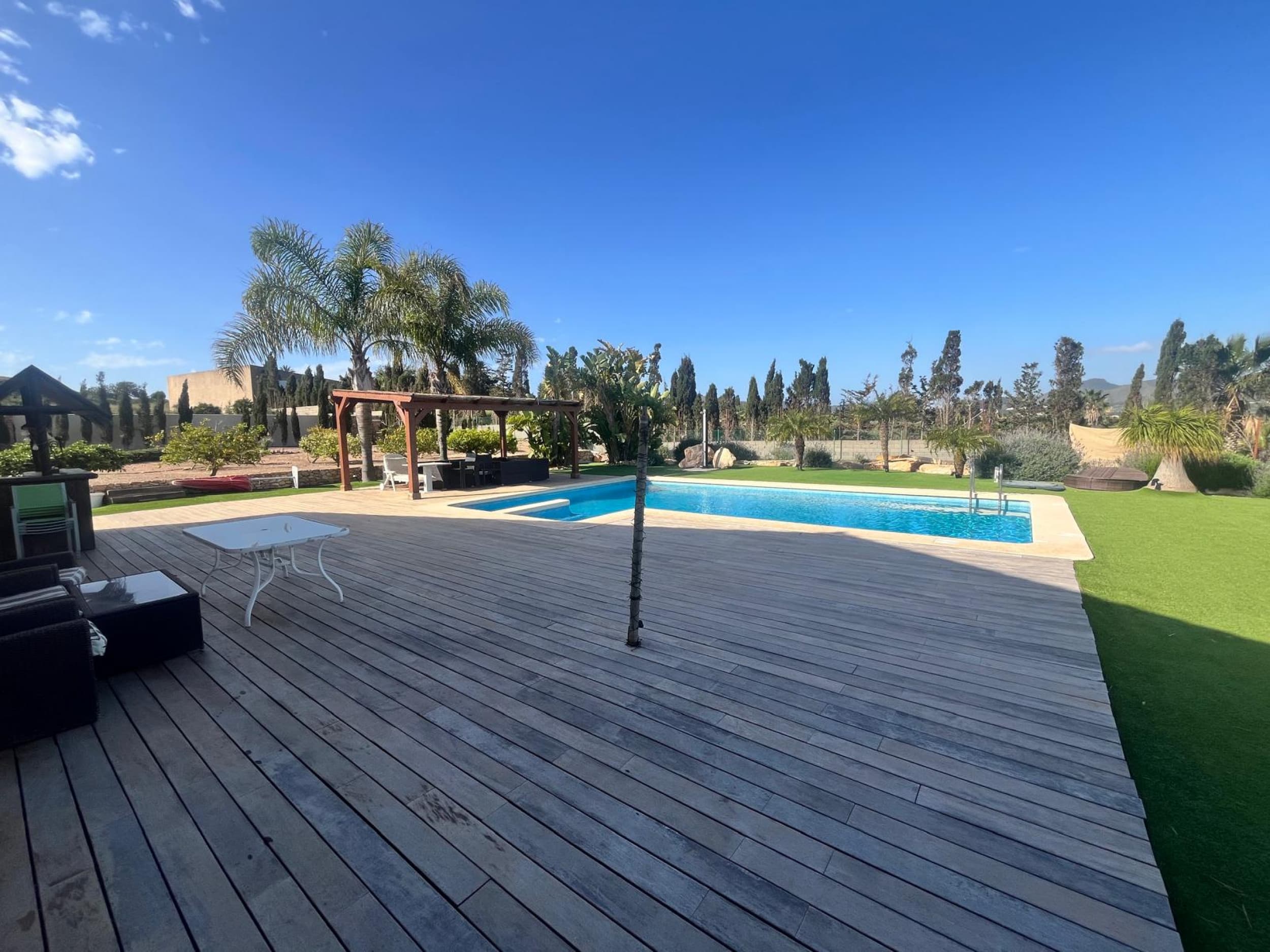 Modern Villa for Sale near Calblanque, Cartagena – 14,877 m² Plot Discover this stunning modern vill